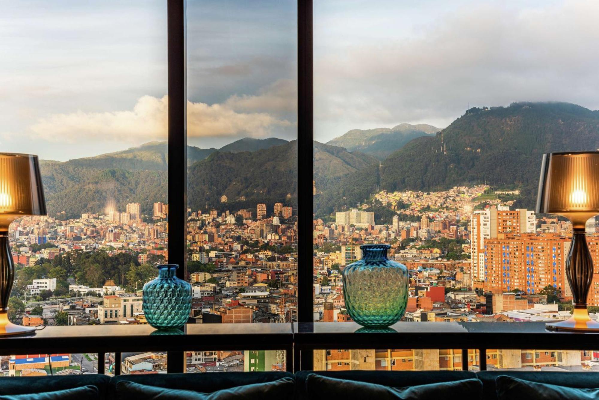 Hotel Hilton Bogota Corferias Exterior foto